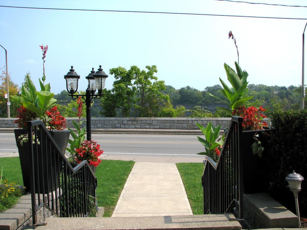 Greystone Manor Niagara Falls
