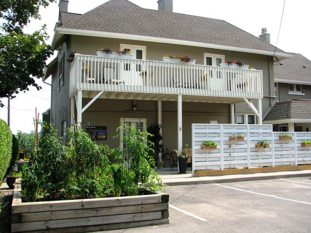Greystone Manor Apartment *