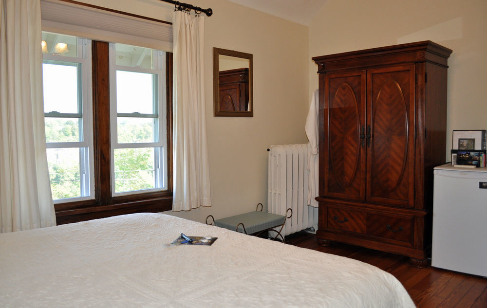 Greystone Manor Apartment *